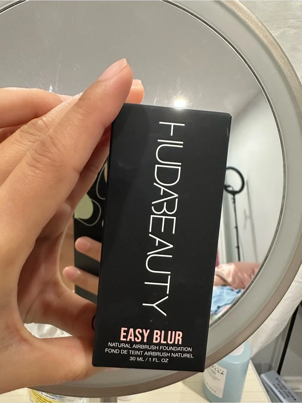 HUDA BEAUTY Easy Blur Foundation - Black & Pink Accents